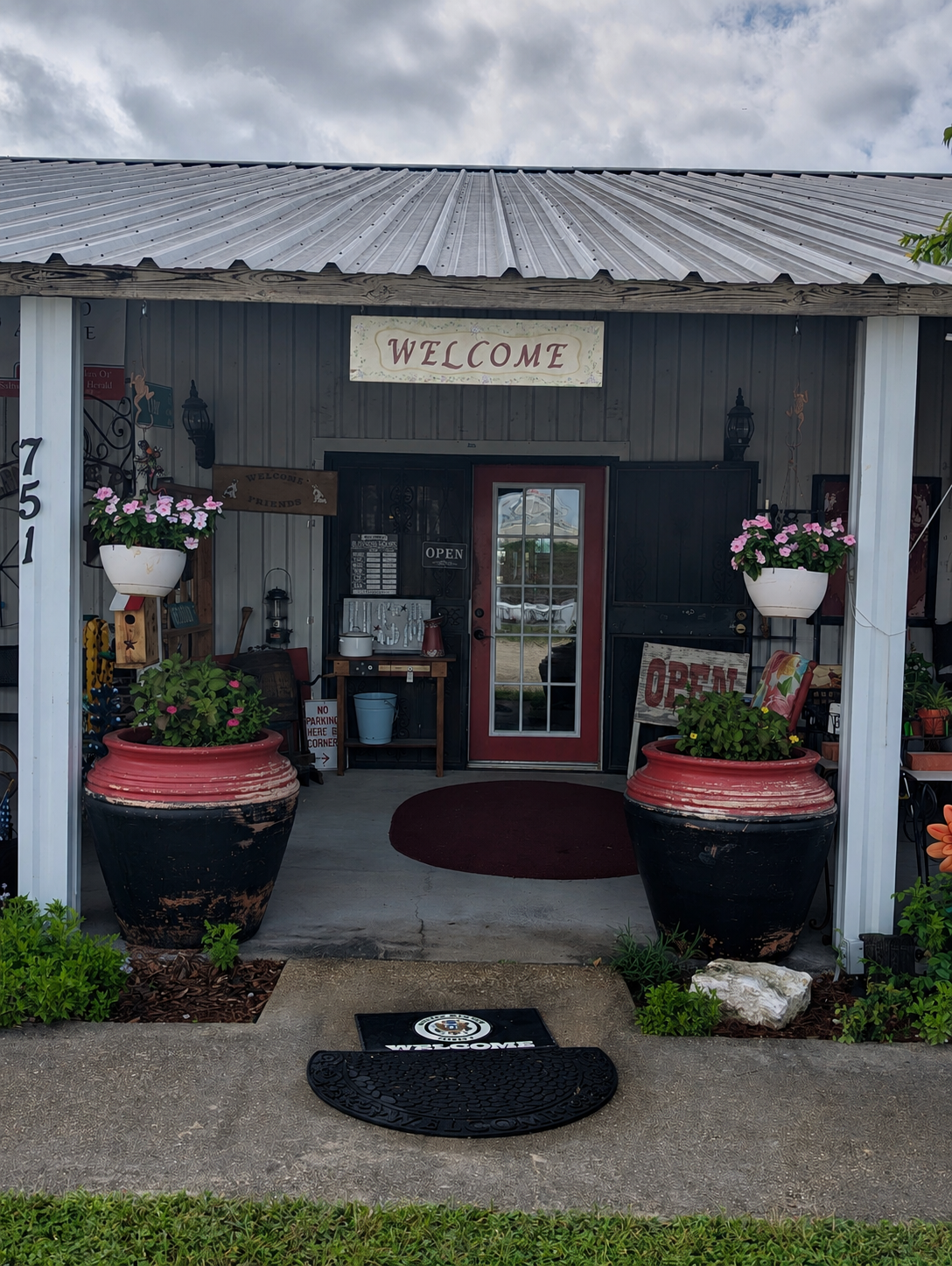 Inside Salado Antique Mall